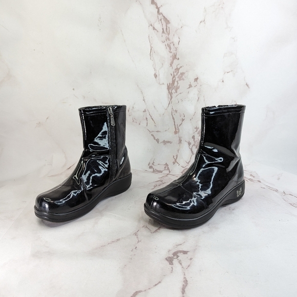 Alegria Boots Black Patent Raina US Size 7 EU 38 Waterproof Ankle Rain Wellie - Picture 4 of 10